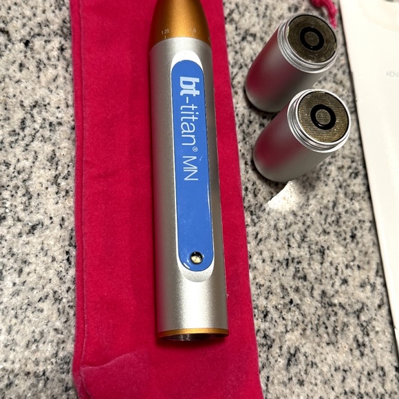 Bio Therapeutic Bt-Titan Nanoneedling - Picture 3 of 6